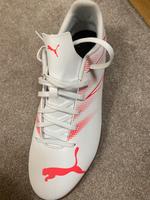 Puma Schuhe mit heller Sohle, Größe 43- nur Abholung Nordrhein-Westfalen - Euskirchen Vorschau