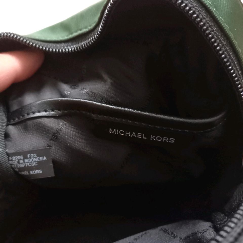 Michael Kors Sport NS Umhängetasche Klein neu in Stuttgart