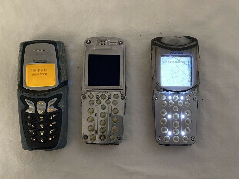 Nokia, 2 x 5100, 1 x 5210, mit Akku als Ersatzteilspender in Lörrach