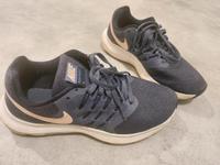 Nike Turnschuhe Niedersachsen - Lüneburg Vorschau