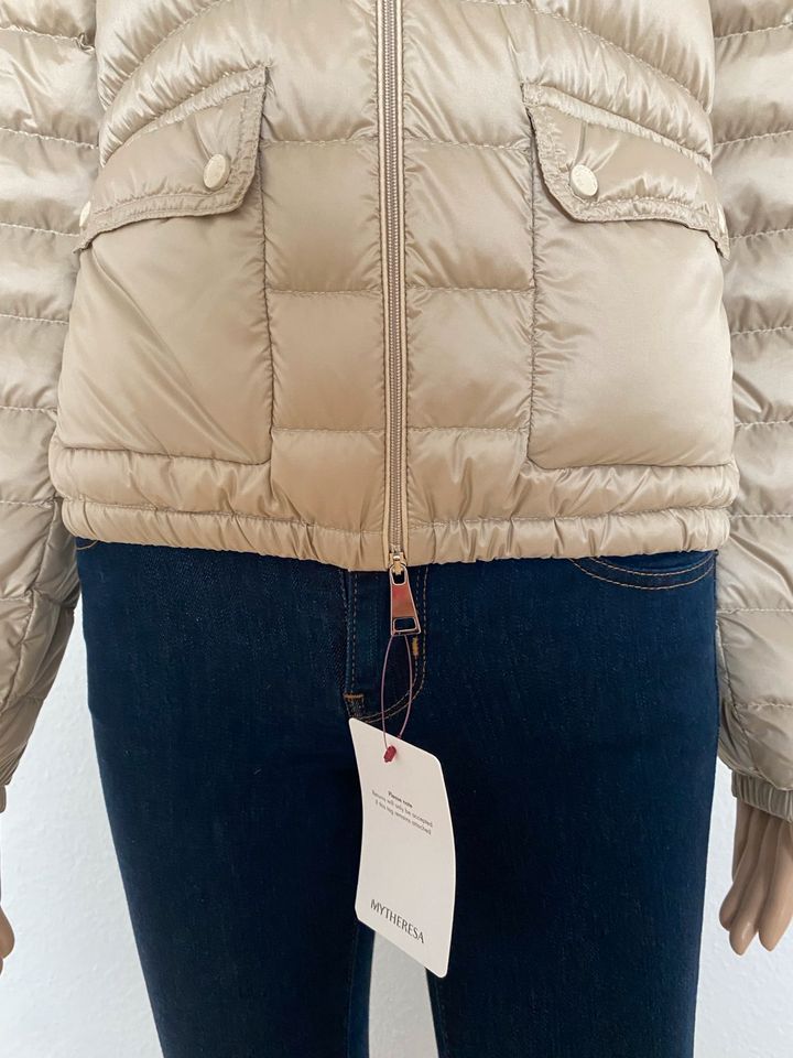 MONCLER Lans Kurze Daunenjacke Beige Gr 0 34 Neu Rechnung in Frankfurt am Main