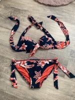 Seafolly Bikini dunkelblau mit Blumen Hibiskus frangipani Niedersachsen - Rieste Vorschau