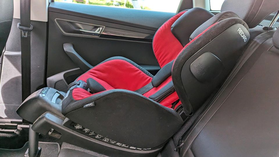 Recaro Kindersitz Optiafix 9-18 kg und ca. 9 Monate bis 4,5 Jahre in Vaihingen an der Enz