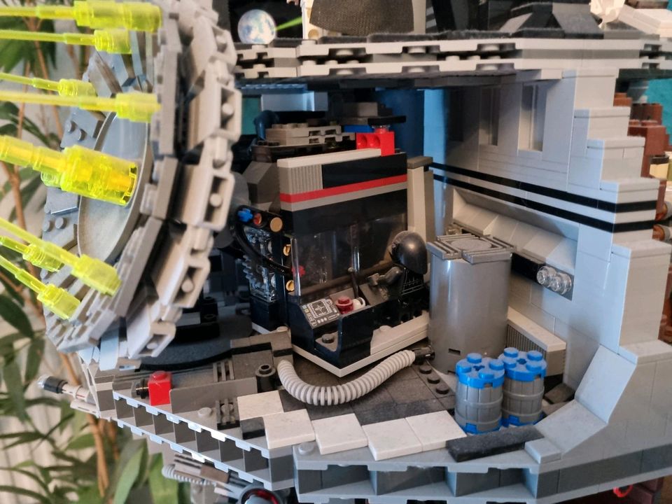 Unikat Lego Todesstern mit der alten Trilogie in Neukieritzsch