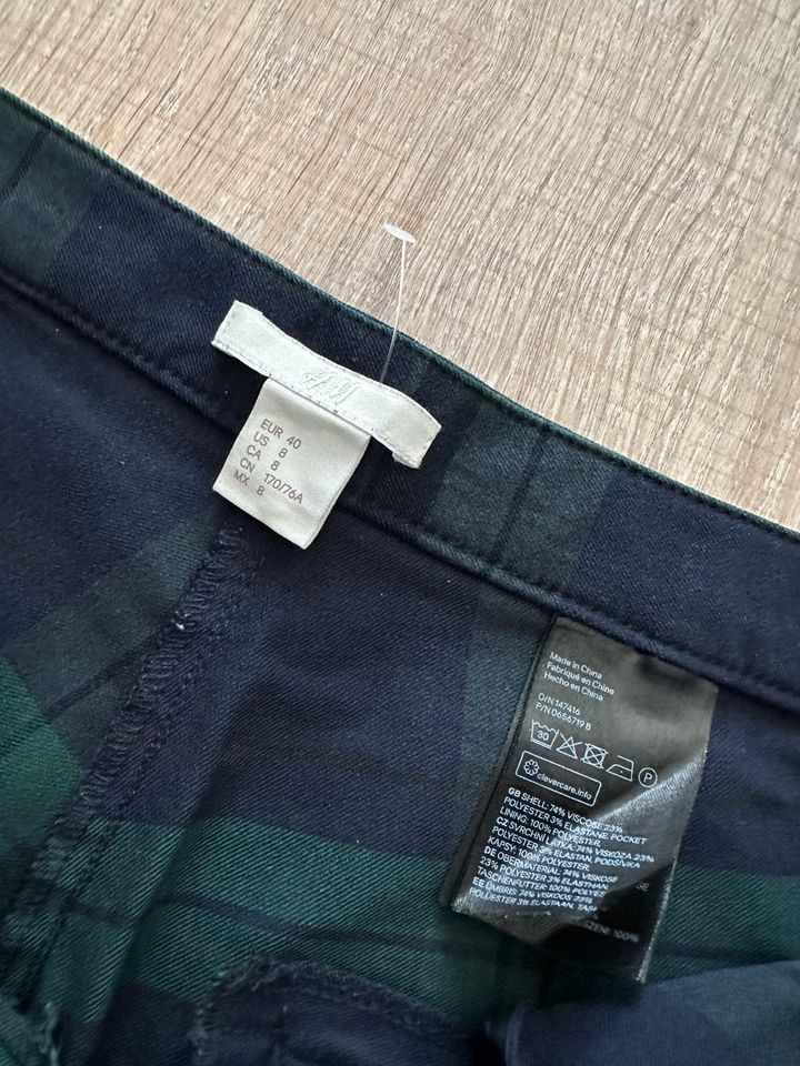 H&M Grün blau karierte Hose Chino Hose Slacks in Hamburg