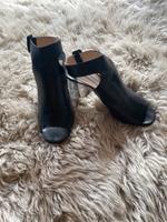 Original Prada Sandalen - Schwarz mit Silberfarbenem Blockabsatz Niedersachsen - Meppen Vorschau