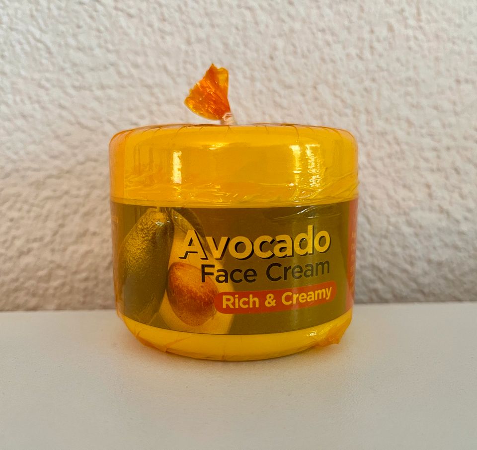 Avocado Gesichtscreme aus Sri Lanka, natürliche Inhaltsstoffe in Aalen
