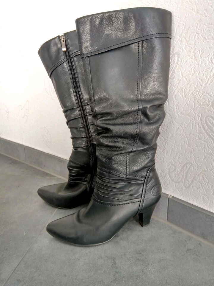 Marco Tozzi Stiefel schwarz Größe 40 in Duisburg