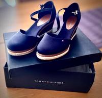 Tommy Hilfiger Schuhe Espandrilles Gr.40 Nordrhein-Westfalen - Rösrath Vorschau