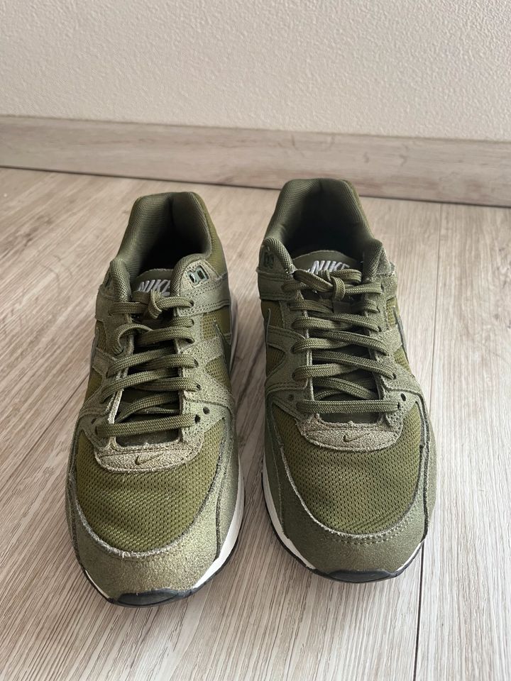 Nike Air Max Command grün khaki 38 in Böbingen an der Rems