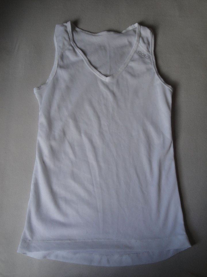 5 Tops Sporttop Puma ärmellose Shirts Gr. S/M/L ab 1 € in Keltern