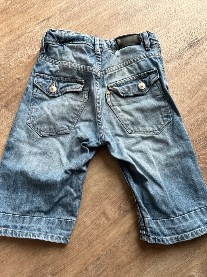 H&M Jungen Jeansshorts Größe 122 in Hamburg