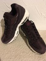 Nike Air Max 95 „Port Wine“ NEU Gr. 37,5 Bayern - Ichenhausen Vorschau
