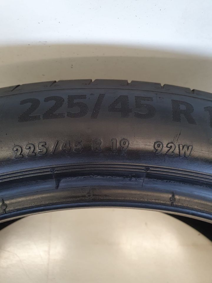 2x 225/45R19 92W Sommerreifen Continental Montage möglich in Hanau