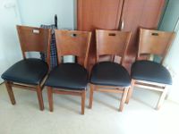 4 Stühle massiv Holz mit schwarzem Polster für 50 Euro Berlin - Schöneberg Vorschau