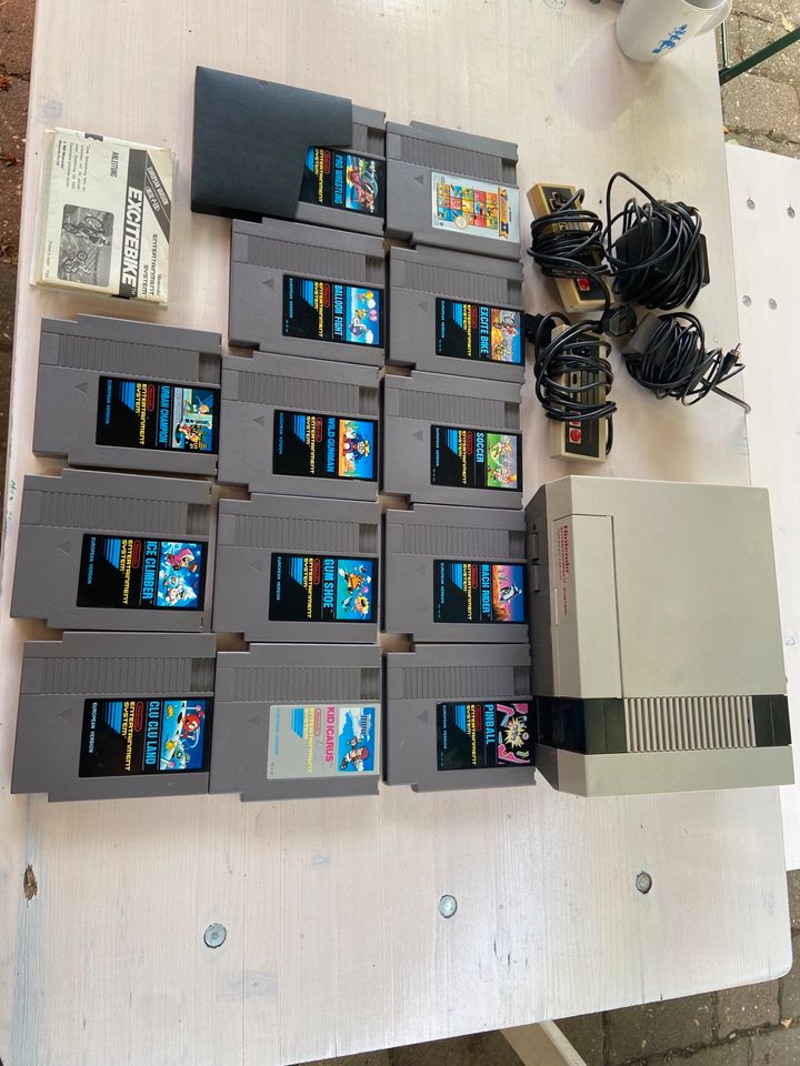 Nintendo NES + 13 Spiele Raritäten in Mechernich
