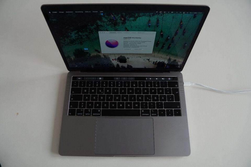 MacBook Pro Retina 13" 2018, 16GB RAM, 256GB SSD - Neuwertig in Düsseldorf