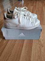 Adidas Schuhe gr 37,5 Bayern - Hallbergmoos Vorschau