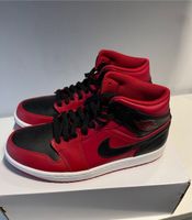 Nike Jordan 1 mid schwarz rot Größe 41 Essen - Altenessen Vorschau