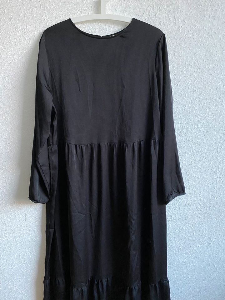 Schwarzes langes & weites Kleid in Hannover - Vahrenwald-List | eBay  Kleinanzeigen ist jetzt Kleinanzeigen