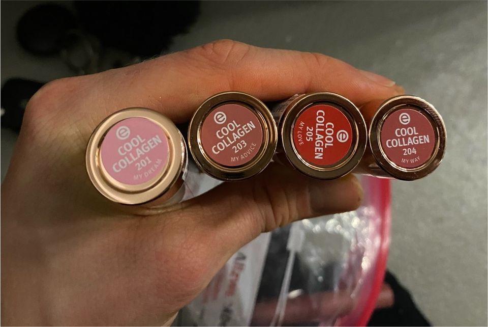 MAYBELLINE Kosmetik Set essence Lippenstifte in München-Flughafen