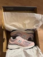 New Balance 2002 Rosa Hessen - Nauheim Vorschau