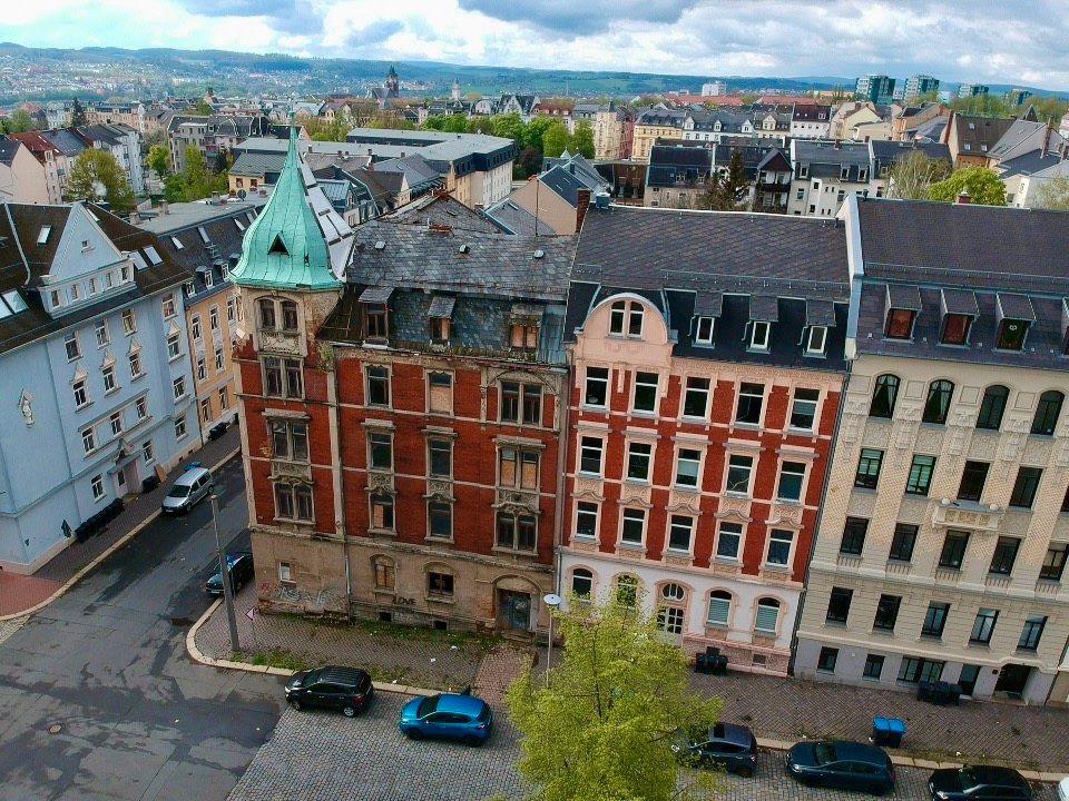 Imposantes Denkmalgeschützt Mehrfamilienhaus mit Hintergebäude in Plauen