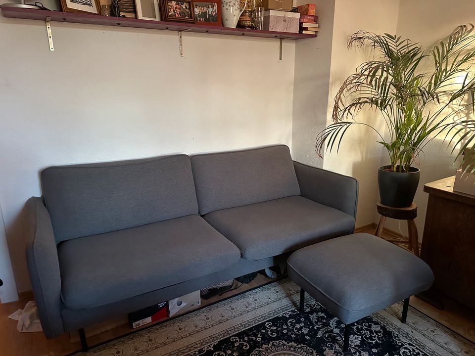 Couch mit Hocker in Dresden
