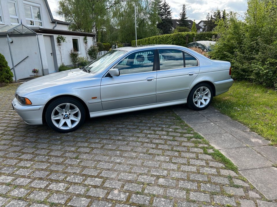BMW 525 i, Garagen-Fahrzeug in Groß-Zimmern