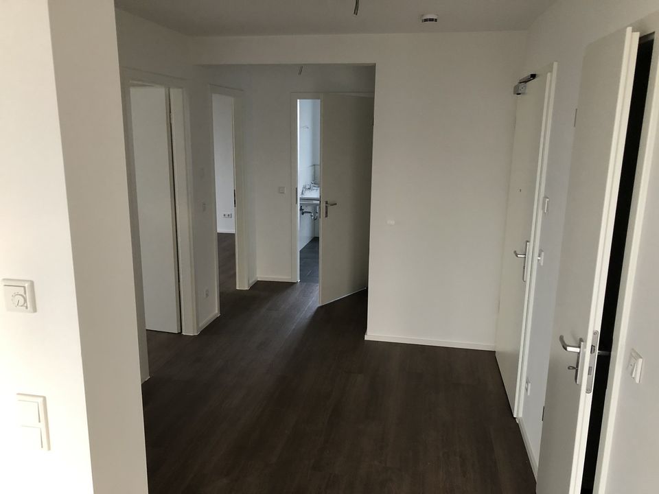 Helle 3 ZKB, Balkon, WC, Keller, 95qm, Einbauküche in Marburg