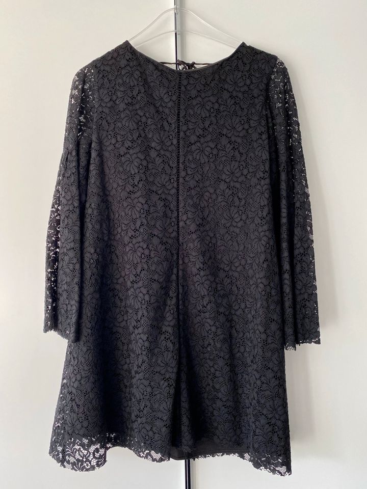 Mango Schwarzer Jumpsuit mit Spitze in Oberhausen