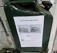Benzin Kanister 20Liter Blech / DDR Kanister Sachsen - Frohburg Vorschau