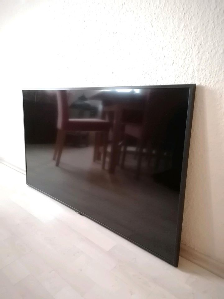 Samsung tv Qled 49 Zoll Defekt in Kirchlengern