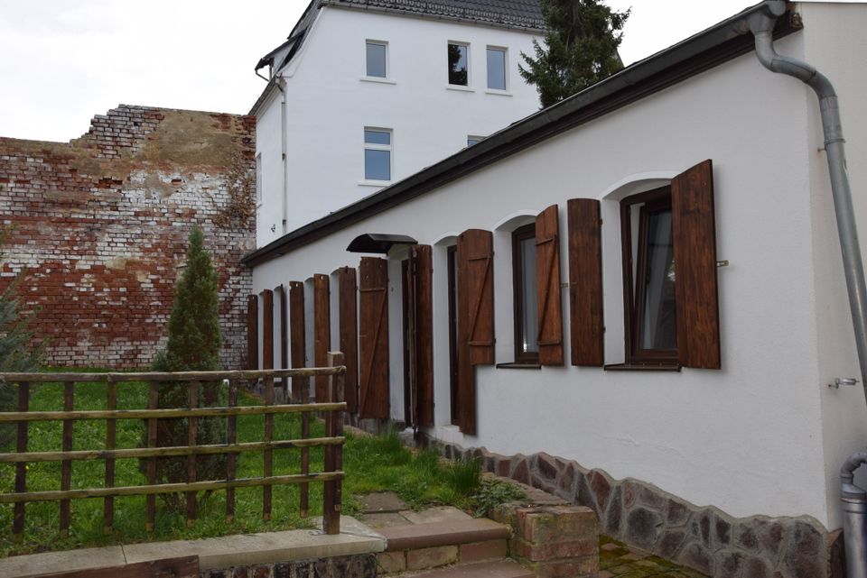 2 Zimmer - Separate Gebäude-Wohnung in ruhige Lage Crimmitschau in Crimmitschau