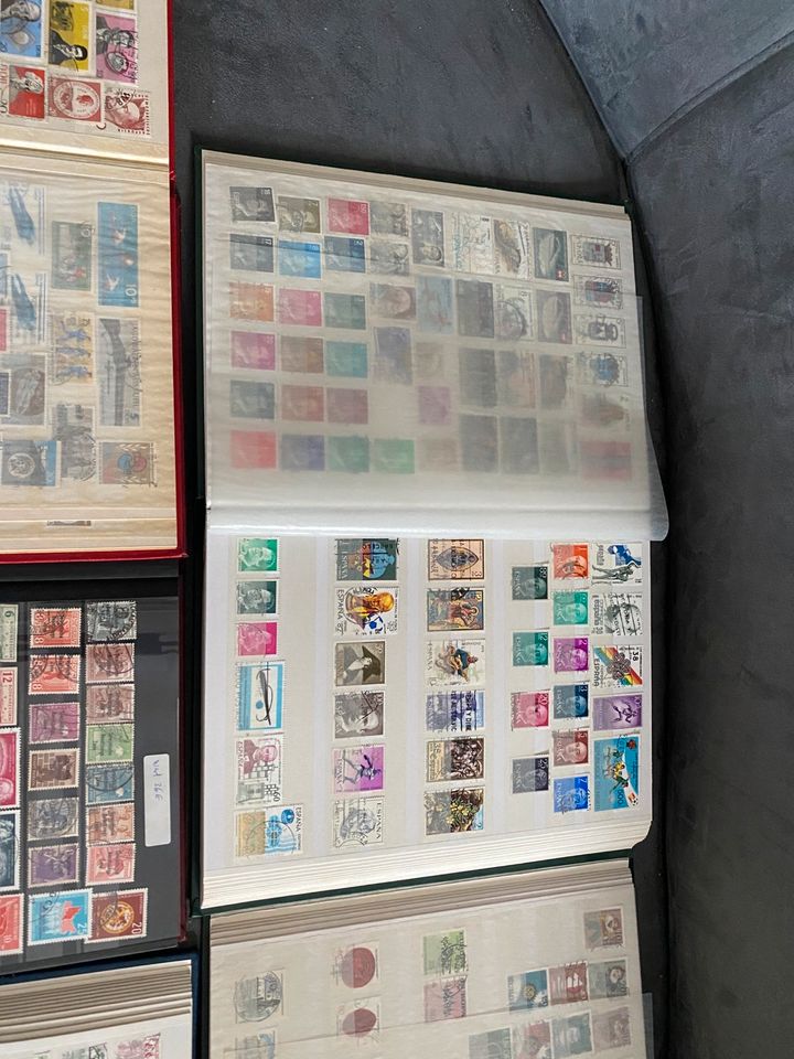 Briefmarken 7 Alben verkauf oder Tausch in Hamm