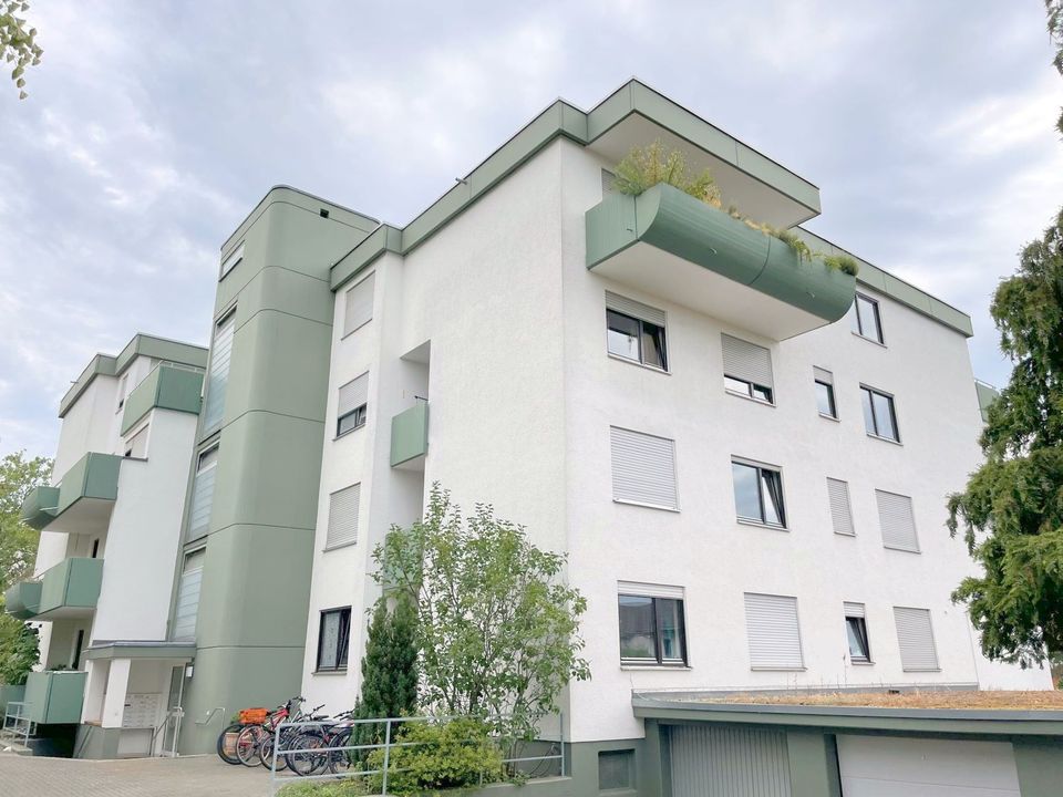 Staufen: gestaltbare und geräumige Wohnung mit ausgebautem Hobbyraum und Einzelgarage in Staufen im Breisgau