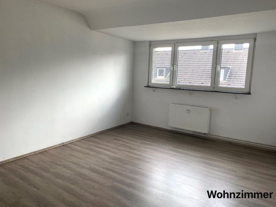 Helle, ruhige  3 Zimmer Wohnung 2OG 62qm in Wanheimerort in Duisburg