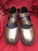 Rieker Schuhe olive grün Lackschuhe glänzend Gr. 37 top Hessen - Ober-Mörlen Vorschau