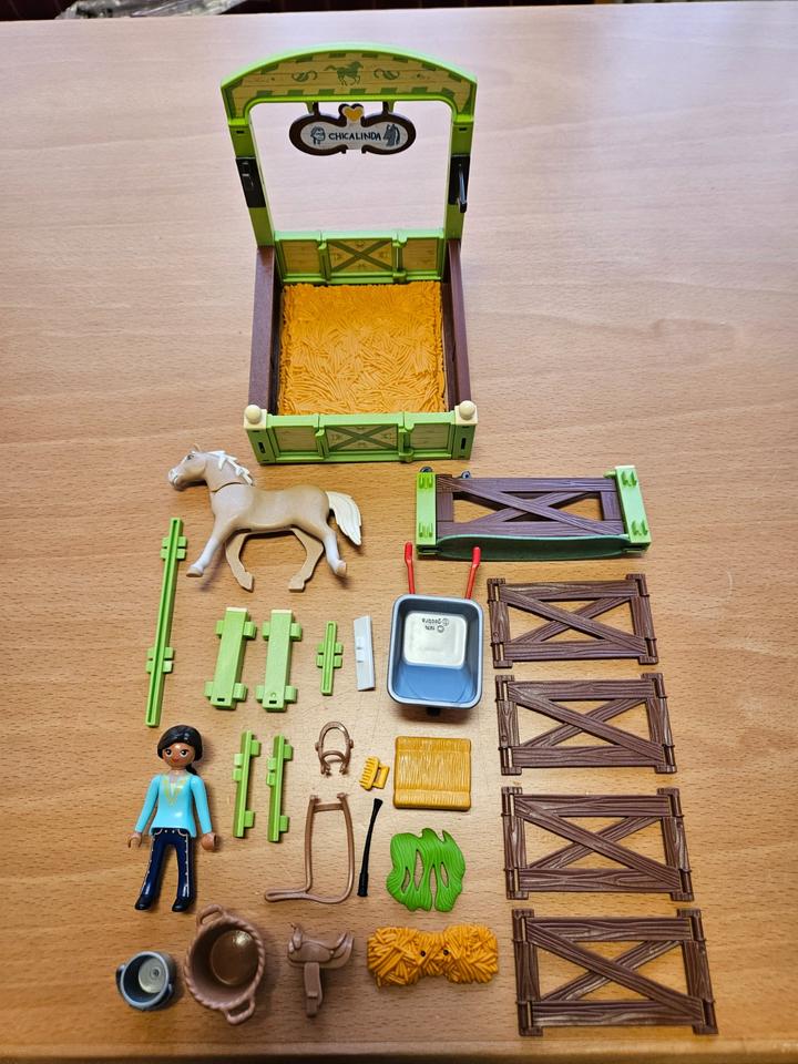 Playmobil 9479 Spirit Chica & Linda Box Pferdebox Stall Pferdebox in Römerstein