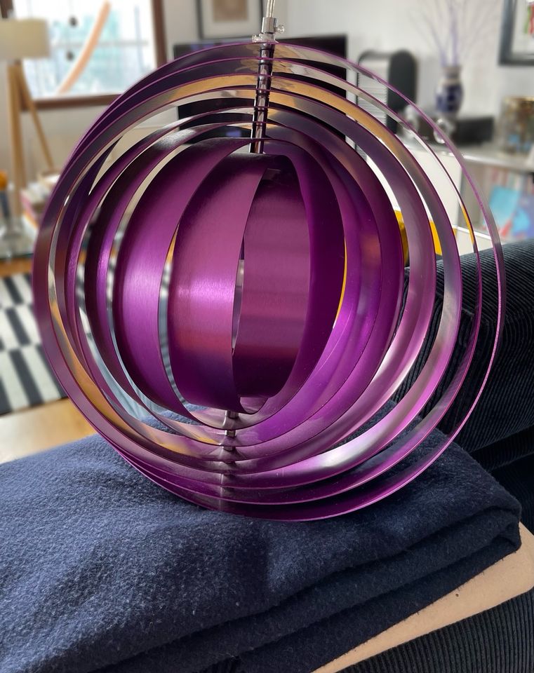 Pendelleuchte in Violett metallic, Design inspiriert von Panton in Kassel