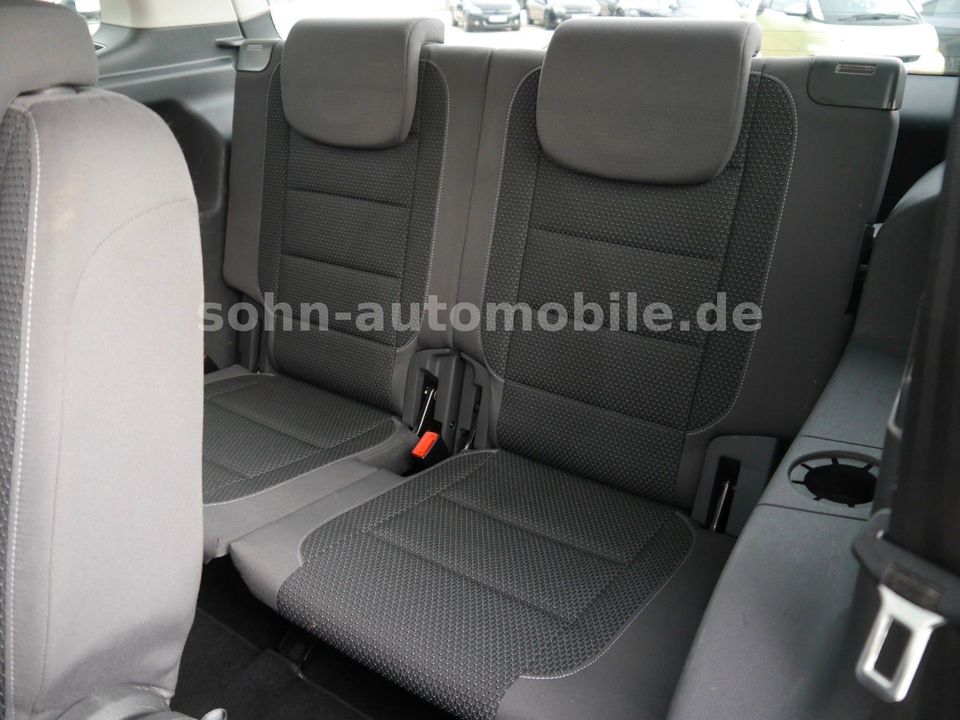 Volkswagen Touran Comfortline Automat/Navi/AHK/PDC/7-Sitzer in Rauenberg