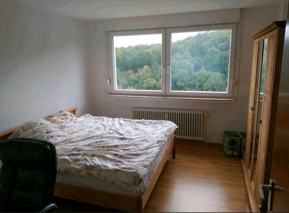 Lichtdurchflutete, teilmöblierte 4,5 Zimmer Wohnung im Grünen in Eppstein