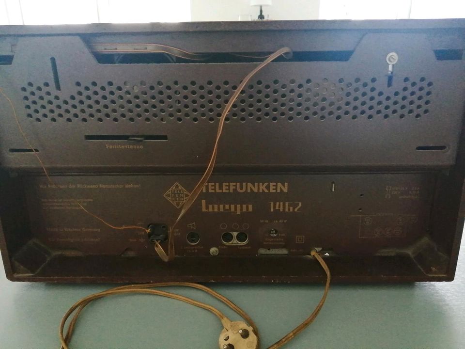 Altes Telefunken Largo 1462 Radio, Röhrenradio, Top Zustand in Lorsch