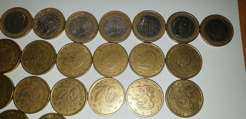 Euro 64 Verschiedene Münzen von 1999- 2001 in Schönebeck (Elbe)