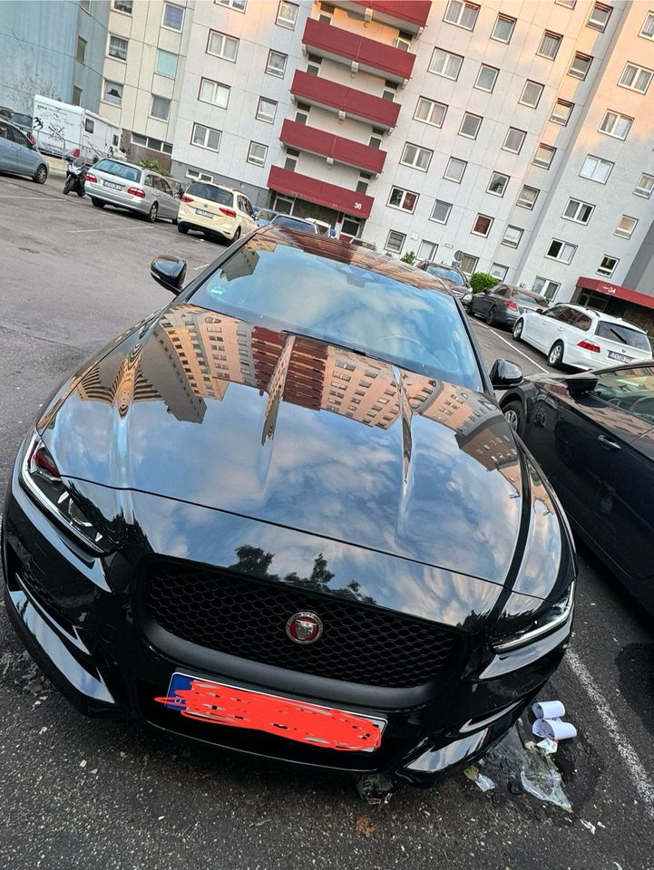 Jaguar XE R-Sport (760) Bj. 2018 - 72000KM in Leverkusen