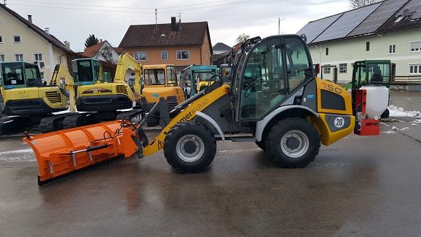 Schneeschild 2,6m Kramer Schlepper Radlader Hoflader Frontlader in Stetten