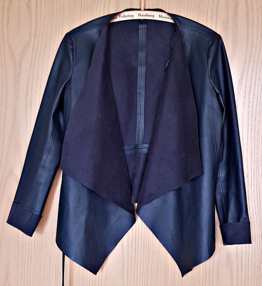 Offene Kunstleder Jacke Blazer für Damen von ZARA in Gr. S in Ahrensbök