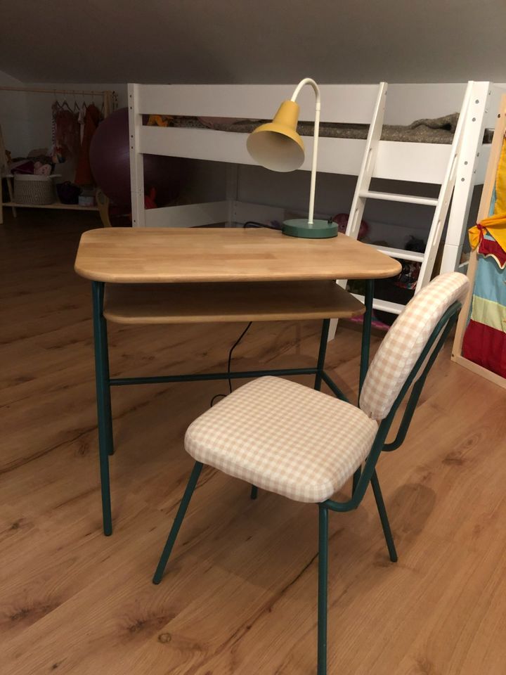 Schreibtisch + Schreibtischstuhl + Lampe, ZARA HOME, TOP Zustand! in Karlskron
