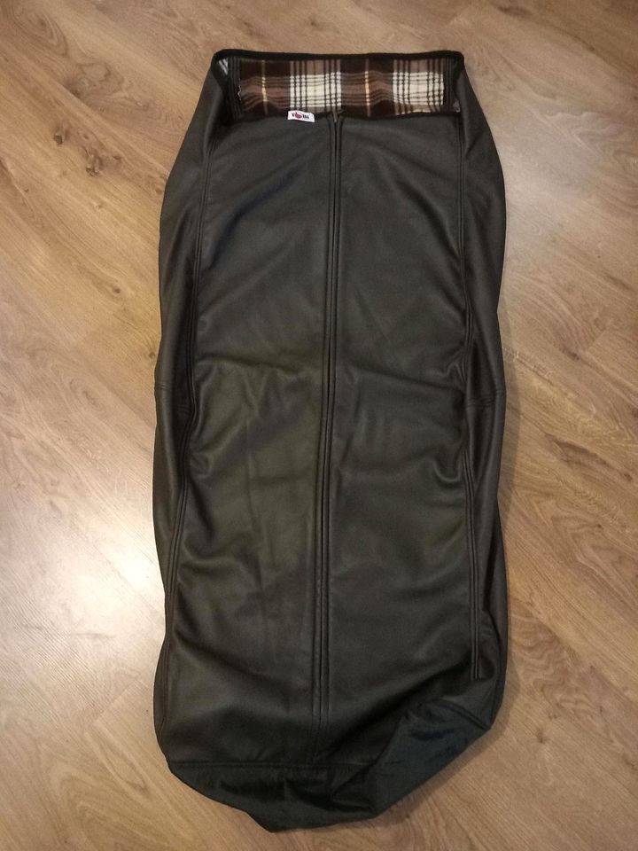 Eleganter ROLLI Fußsack für Rollstuhl, braun in Runkel