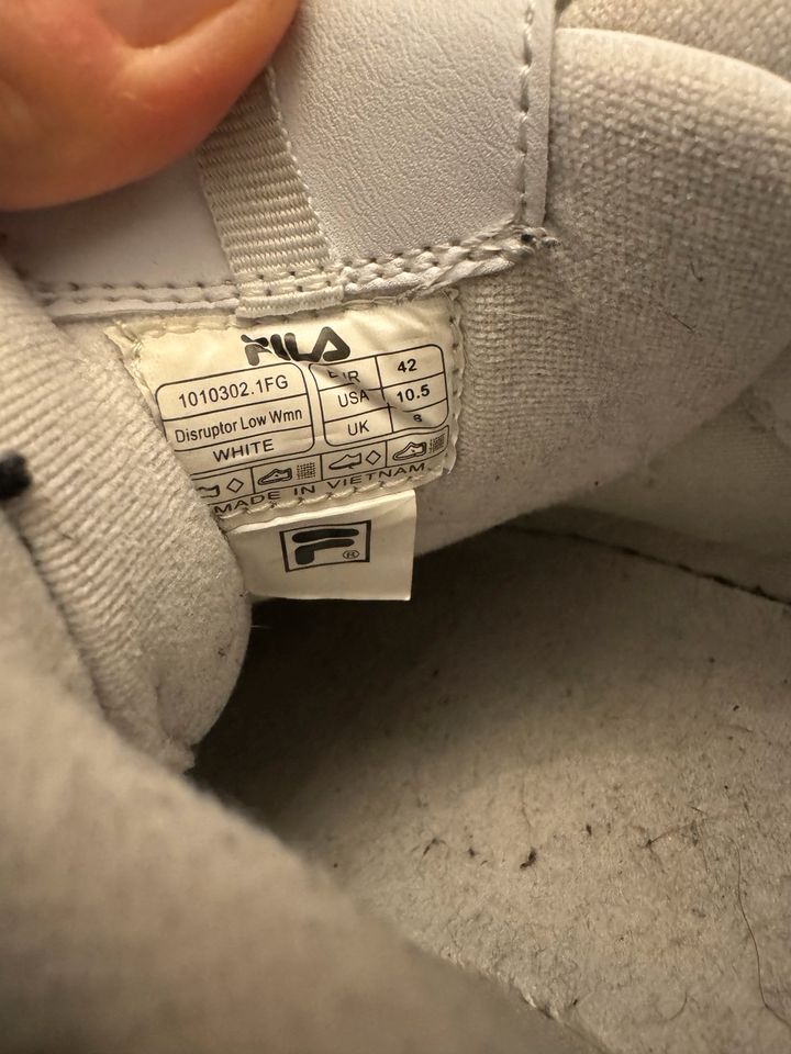 FILA Sneaker Distuptor weiß 42 Schuhe unisex in Schiffdorf